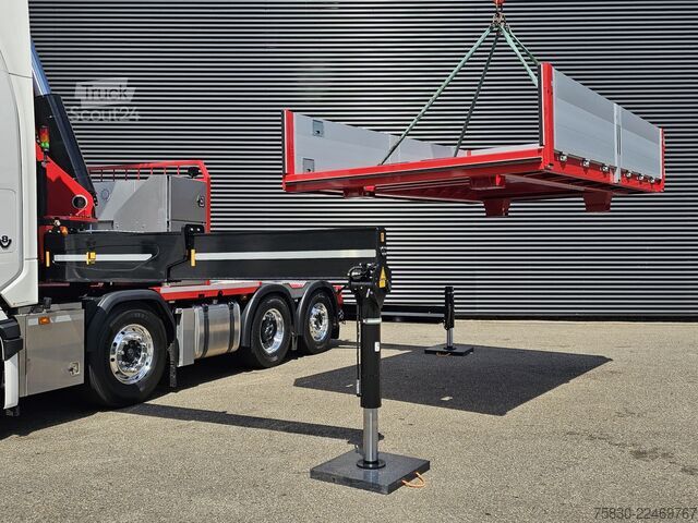 Standard-SZM Scania R590 V8 8x2 / HMF 9520 CRANE - JIB - WINCH / TR...