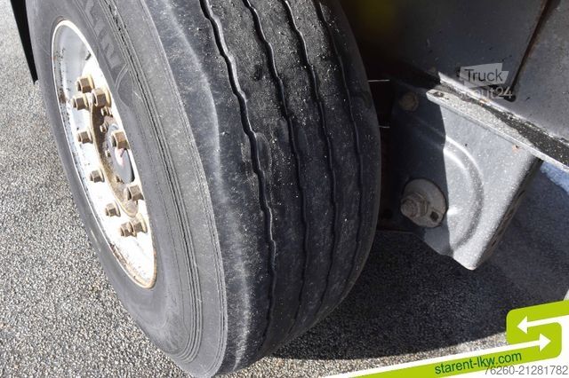 Nyitott ponyvás félpótkocsi KÖGEL Palettenkasten Lochrahmen SAF Achsen Zurringe