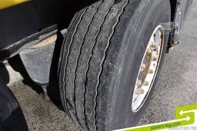 Nyitott ponyvás félpótkocsi KÖGEL Palettenkasten Lochrahmen SAF Achsen Zurringe