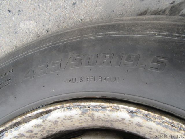 Open semitrailer with tarp SCHMITZ CARGOBULL MegaVarios verbreiterbar/auskurbelbar Ersatzrad