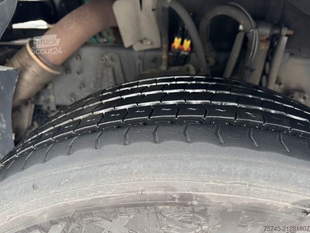 Volume tractor unit VOLVO FH 460 * FLACHDACH * VOLUMEN * 1. HAND * TOP *