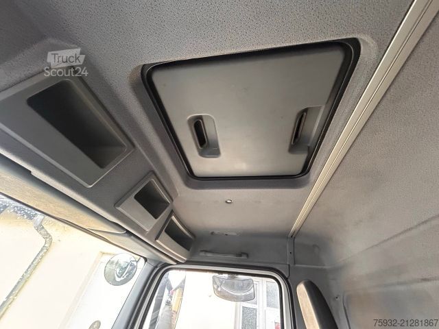 Furgoneta caja MERCEDES-BENZ Atego 816 R - Koffer, Arztpraxis, Eventfahrzeug