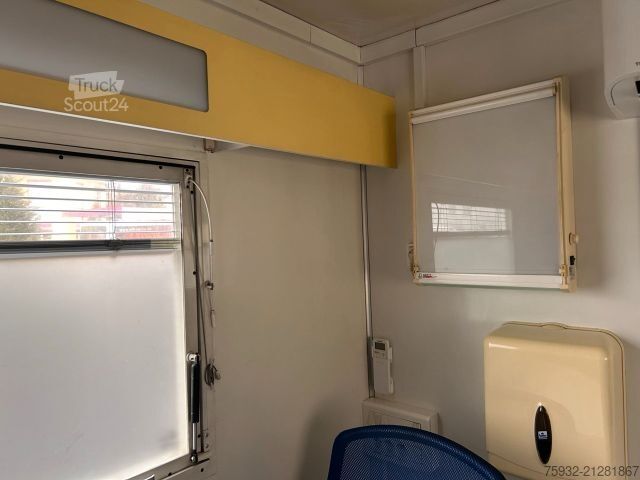 Furgoneta caja MERCEDES-BENZ Atego 816 R - Koffer, Arztpraxis, Eventfahrzeug