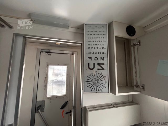 Furgoneta caja MERCEDES-BENZ Atego 816 R - Koffer, Arztpraxis, Eventfahrzeug