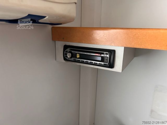 Furgoneta caja MERCEDES-BENZ Atego 816 R - Koffer, Arztpraxis, Eventfahrzeug