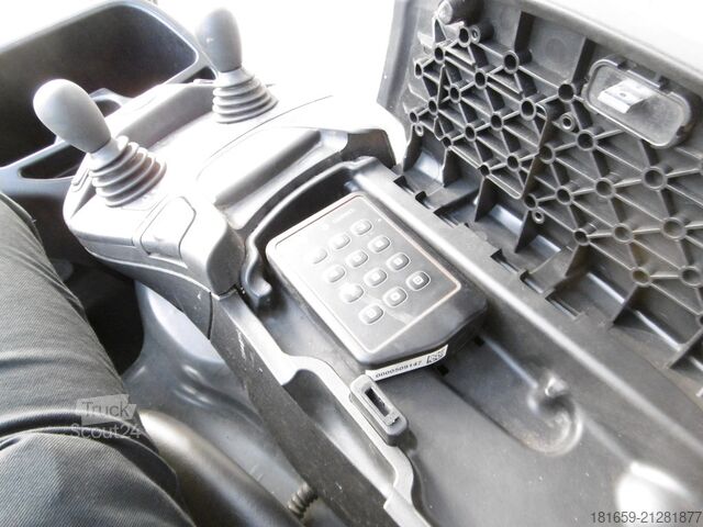 Stivuitor frontal LINDE E 12 - 02