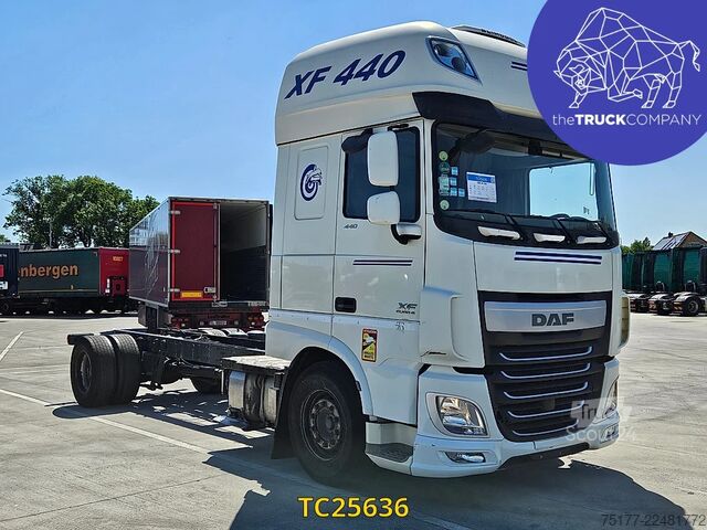 Chasis con cabina DAF XF 440