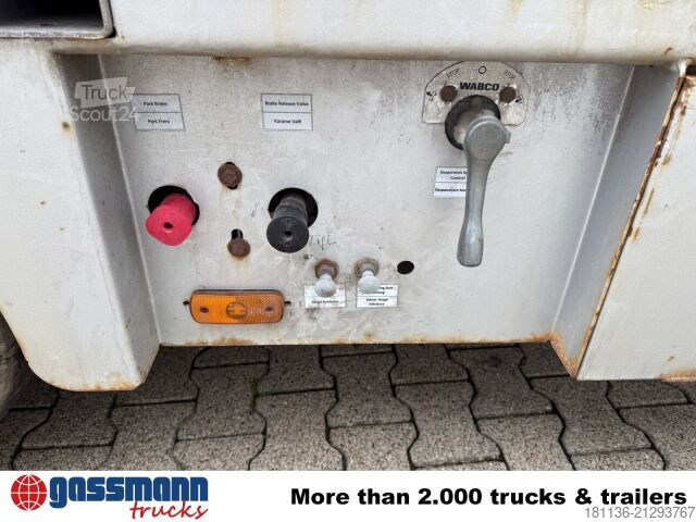 Tieflader-Sattelauflieger  CYL 3, mit Lift-/Lenkachse, faltbare Rampen