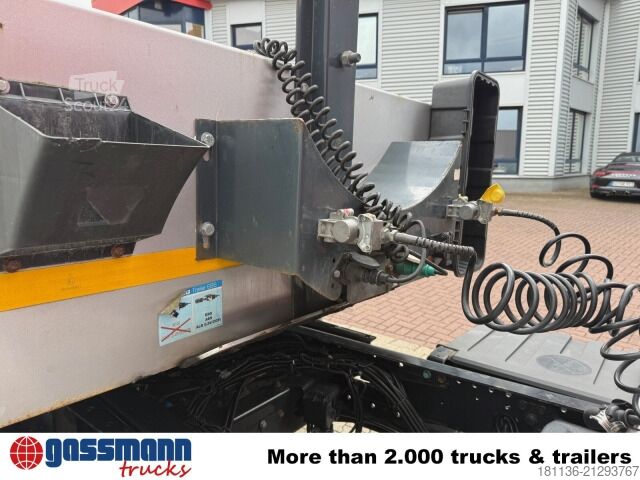 Tieflader-Sattelauflieger  CYL 3, mit Lift-/Lenkachse, faltbare Rampen