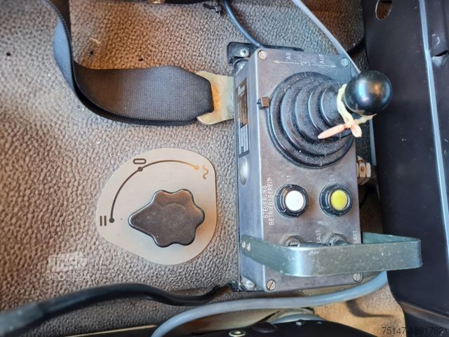 Фургон (вантажний автомобіль) MERCEDES-BENZ 917 AF 4x4 Feuerwehr RW 1 Rüstwagen Seilwinde