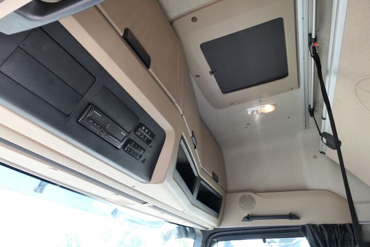 Standard SZM MERCEDES-BENZ Actros 1851 GigaSpace Retarder XL-Tank Euro 6