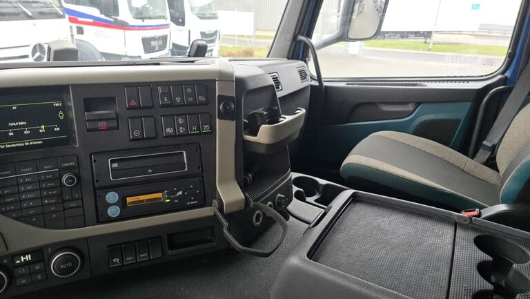 LKW mit Tankaufbau Volvo FM 460 6x2