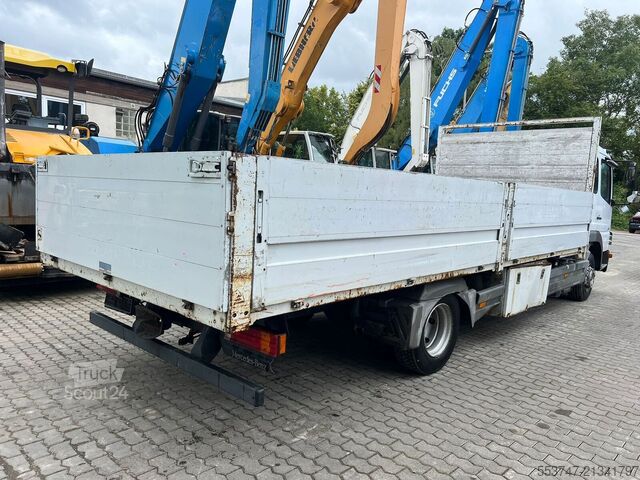 Caixa plana Mercedes-Benz Atego 822