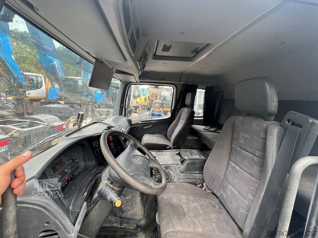 Caixa plana Mercedes-Benz Atego 822