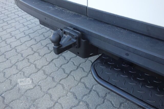 Minibuss VW Crafter 35 Kombi L2H2 9SITZER/AHK/KAM/NAVI/KLIMA