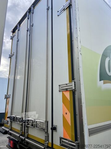 Caminhão frigorífico de 3 eixos - 100 m³ MAN TGX 26.480