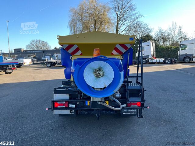 Sneeuwschuif Iveco Daily 70C17 Nido zoutstrooier