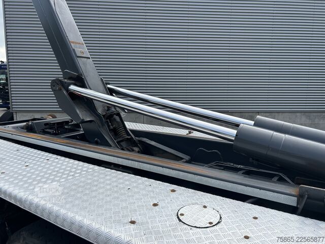 System med krogarm Ginaf / DAF CF 460 X 4243 TS 8x6 / VDL Hooklift 30 To...