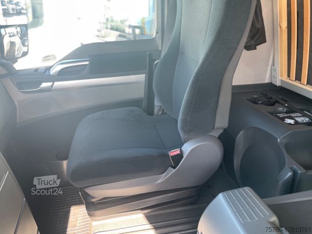 LKW-Fahrgestell MAN TGX 26.400 XLX / INTARDER / SCHALTER / Nebenantr