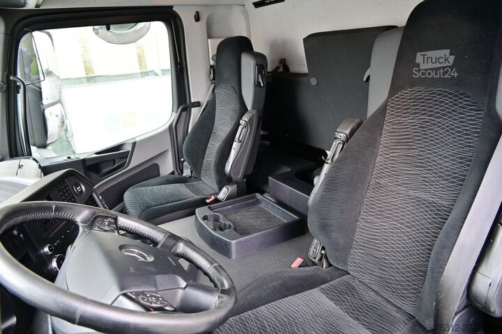 Samochód ciężarowy typu furgon Mercedes-Benz Antos 1833  E6 Retarder 8,10x2,60m LBW Alufelgen