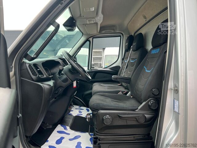 Gardinsidad skåpbil IVECO Daily 70-210 Hi-Matic XXL Maxi Pritsche*1.Hand*