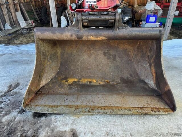 Pelle sur chenilles Volvo ECR235EL Tracked excavator w/ Cleaning bucket, til