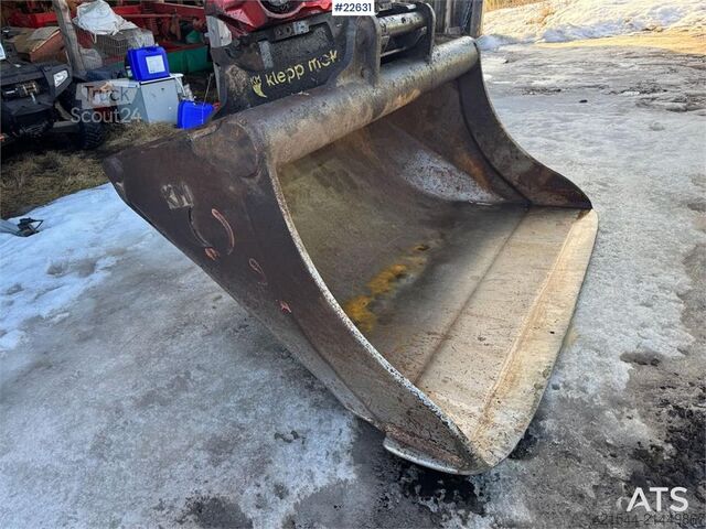 Pelle sur chenilles Volvo ECR235EL Tracked excavator w/ Cleaning bucket, til