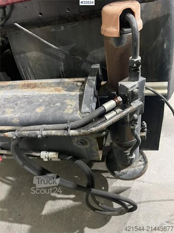 Lyftverktyg HMF 28 t/m crane with winch and 6 hydraulic extensions