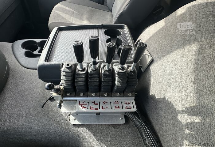 Camion benne Volvo FM12-460 8x4 Kipper