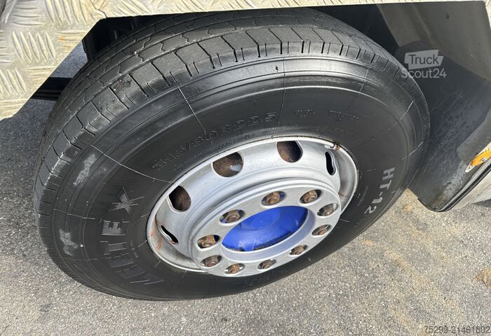 Camion benne Volvo FM12-460 8x4 Kipper