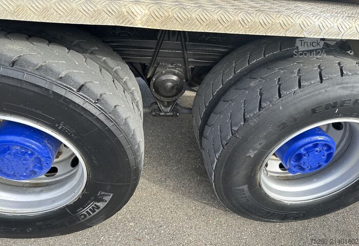 Camion benne Volvo FM12-460 8x4 Kipper