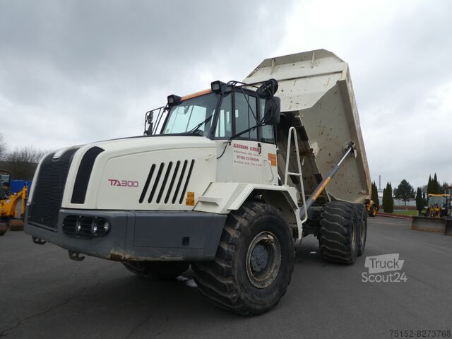 Pašizgāzējs Terex TA 300   //  6 - Zyl. Cummins  Breitreifen und Muldenheizung