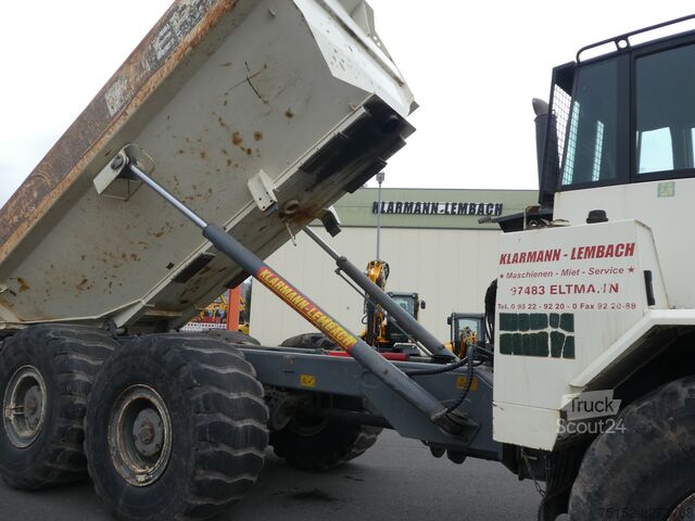 Pašizgāzējs Terex TA 300   //  6 - Zyl. Cummins  Breitreifen und Muldenheizung