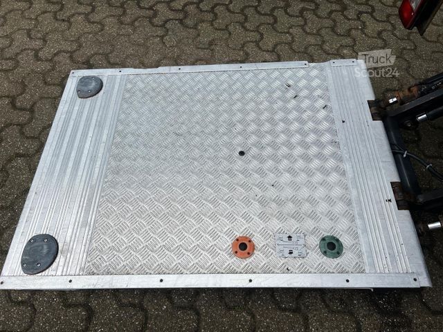 Koelwagen met geïsoleerde laadbak FORD Transit ThermoKing Kühlkoffer-20C. *Hebebühne*