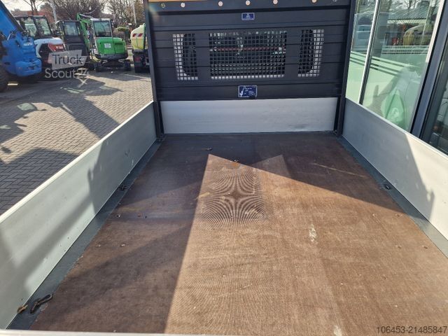 Pick-up dodávka NISSAN NV 400 Doka 7 Sitzer/AC/Tempom./Navi/AHK/38 TKM