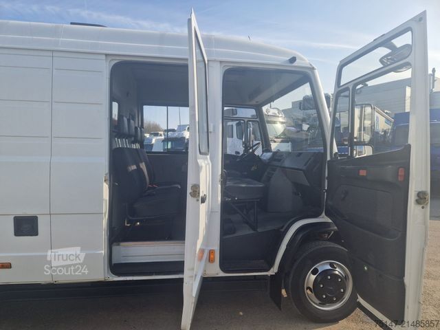 Korotettu pakettiauto MERCEDES-BENZ 816 D Vario Doka 7 Sitzer Regalausbau Werkstatt