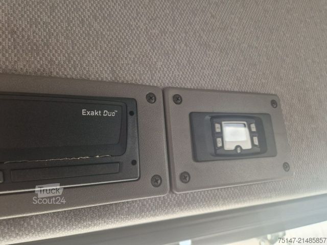 Korotettu pakettiauto MERCEDES-BENZ 816 D Vario Doka 7 Sitzer Regalausbau Werkstatt