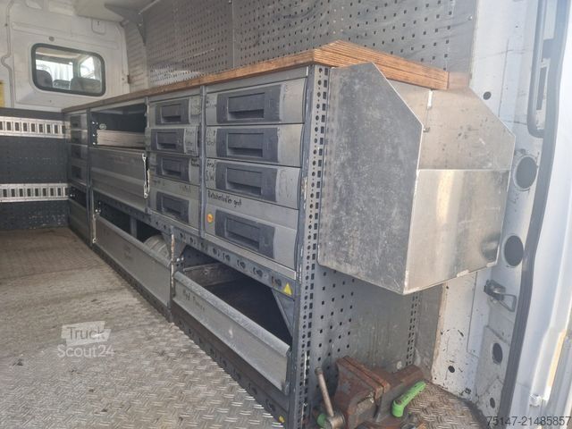 Korotettu pakettiauto MERCEDES-BENZ 816 D Vario Doka 7 Sitzer Regalausbau Werkstatt