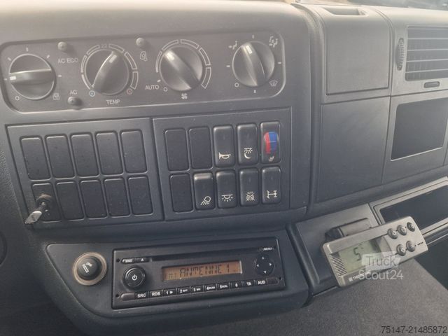 Refrigerator body van MAN TGL 8.220 BL Tiefkühl Rohrbahnen MEAT Chereau