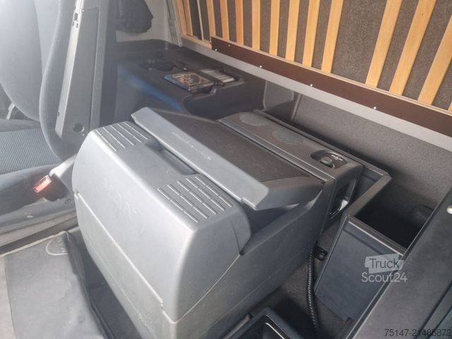 Refrigerator body van MAN TGL 8.220 BL Tiefkühl Rohrbahnen MEAT Chereau