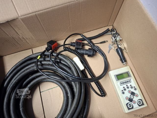 Reboque de plataforma rebaixada  M&V 3-Achs Tieflader 2x Lenkachsen TOP-Zustand