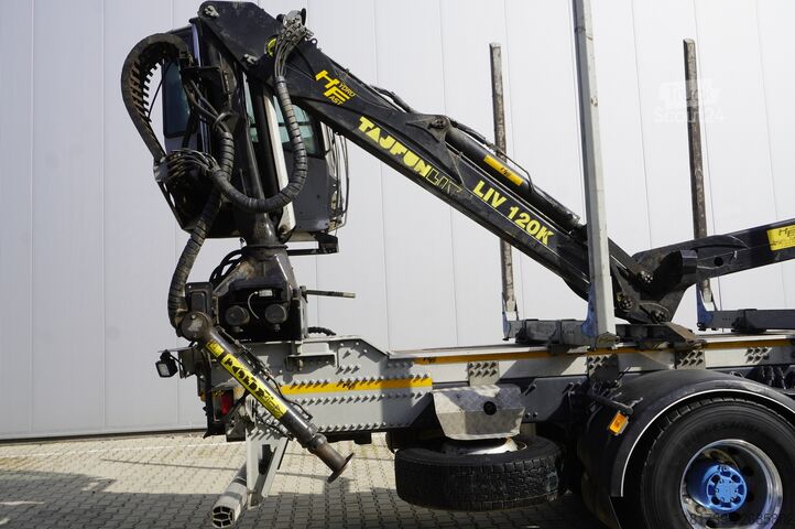 Bosvrachtwagen met kraan Renault VP K520 6x4 Medium / Tajfun LIV 120 K