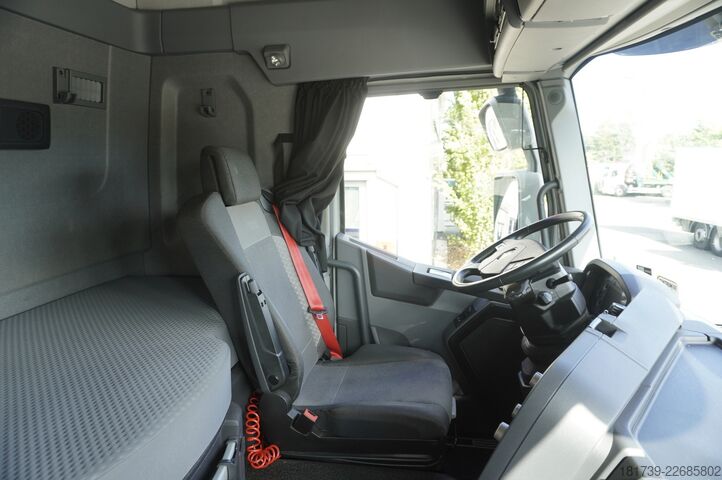 Bosvrachtwagen met kraan Renault VP K520 6x4 Medium / Tajfun LIV 120 K