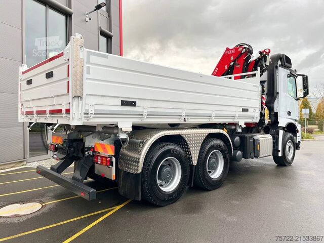 3-stranski nakladalnik Mercedes-Benz Arocs 3348 6x4 BB Dreiseitenkipper FASSI F195A