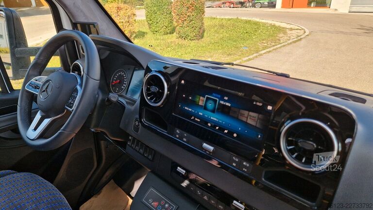 Городской автобус MERCEDES-BENZ Frontniederflur Sprinter 517 / 4 er Bestuhlung