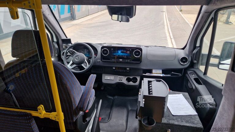 Городской автобус MERCEDES-BENZ Frontniederflur Sprinter 517 / 4 er Bestuhlung