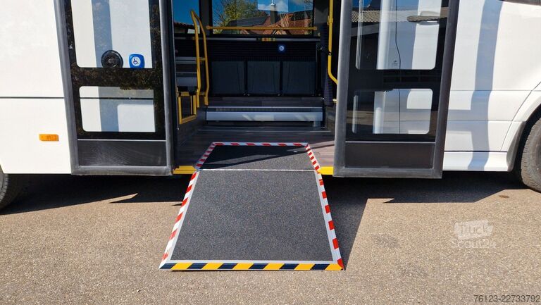 Городской автобус MERCEDES-BENZ Frontniederflur Sprinter 517 / 4 er Bestuhlung