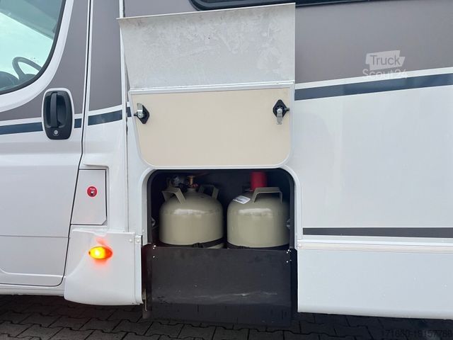 Kamper z alkową CARADO pro A 361