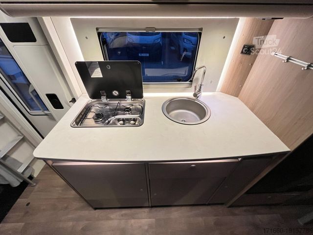 Kamper z alkową CARADO pro A 361