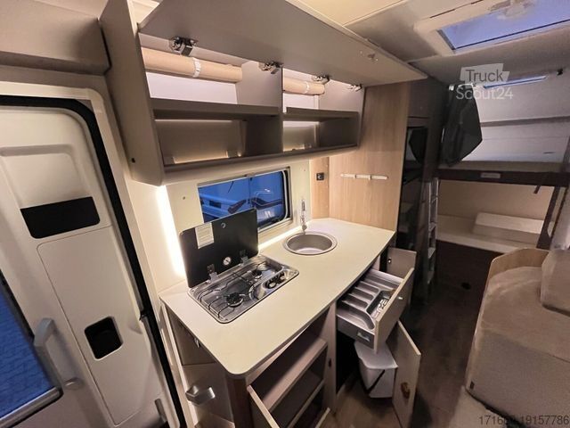 Kamper z alkową CARADO pro A 361